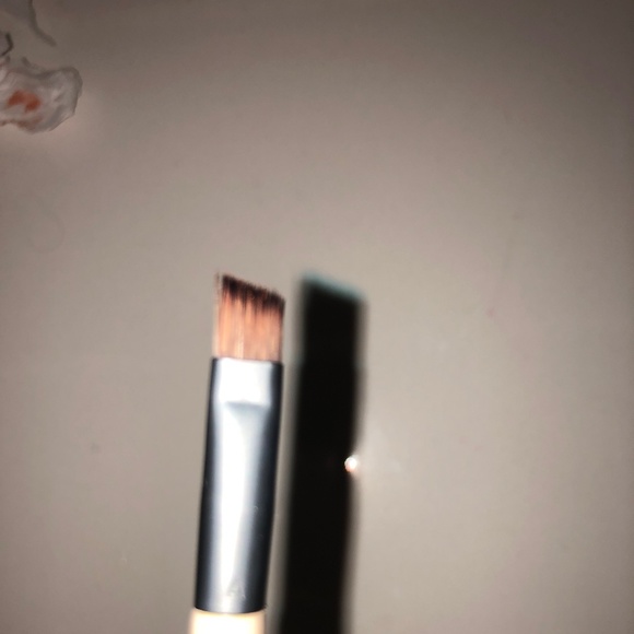 ECO TOOLS DOUBLE SIDED EYE BRUSH - Picture 3 of 4